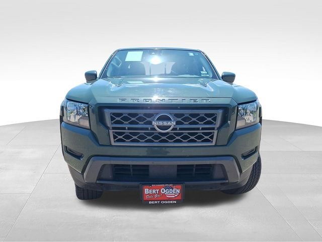 Used 2022 Green Nissan SV image 2