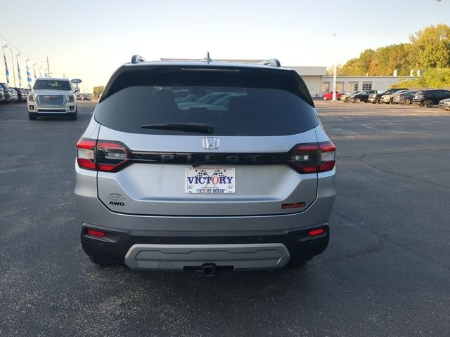Used 2025 Lunar Silver Metallic Honda TrailSport image 9