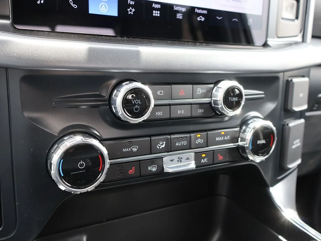 New 2026 Oxford White Ford XLT image 36