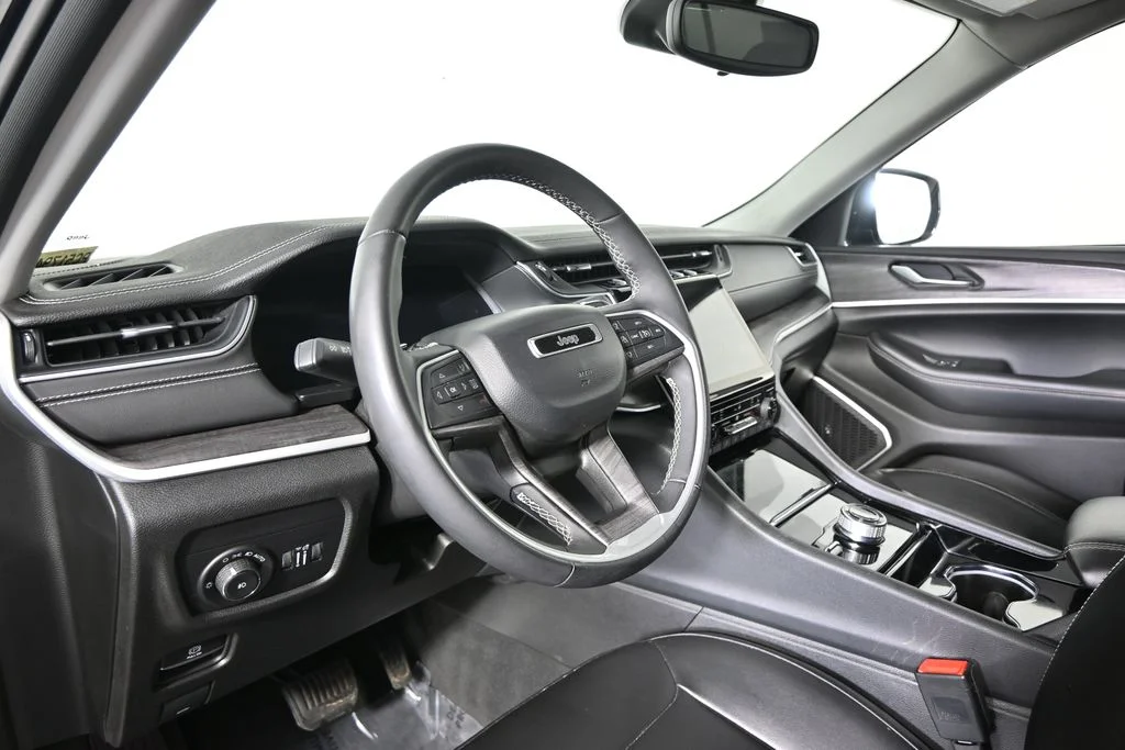 Used 2023 Black Jeep Limited image 23