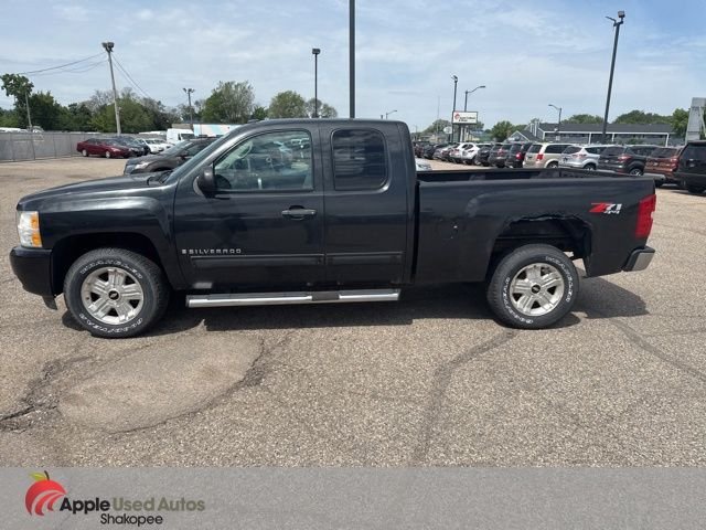 Used 2009 Black Chevrolet LT image 3