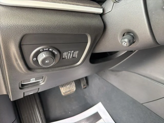 Used 2023 Black Jeep Limited image 18