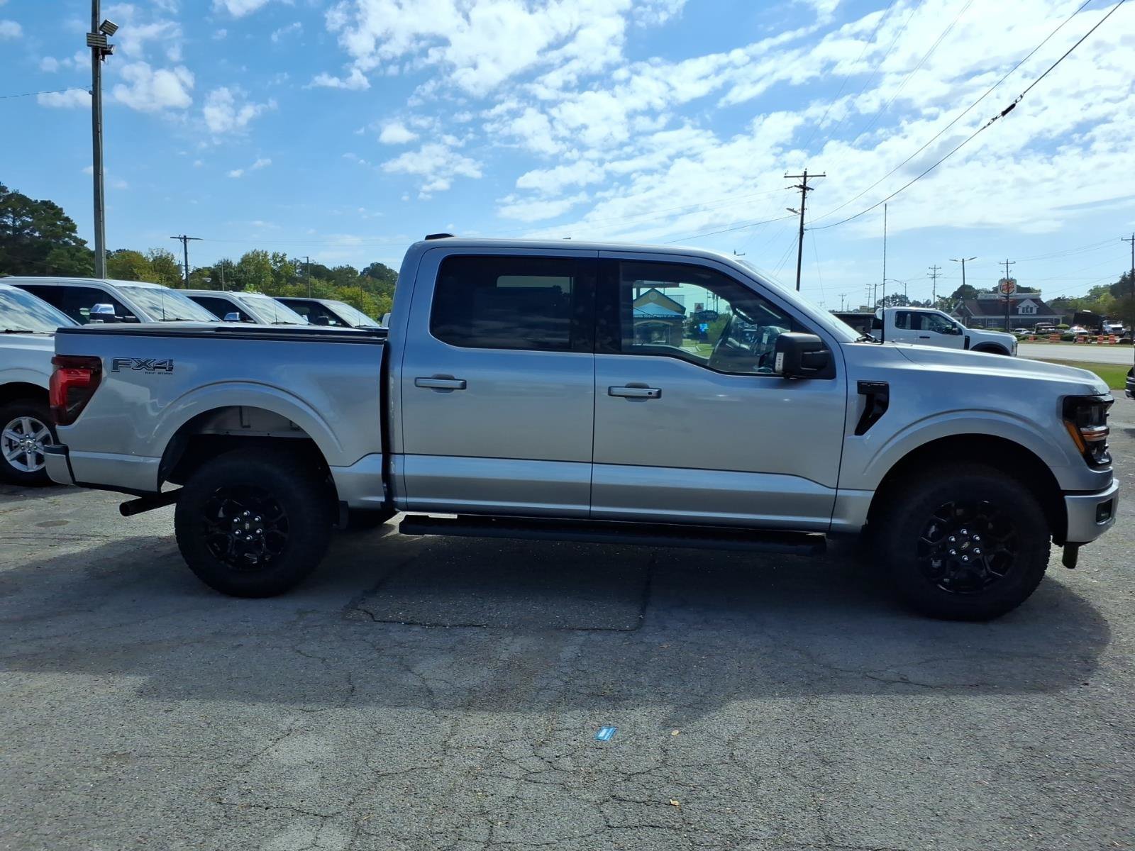 New 2026 Iconic Silver Metallic Ford XLT image 5