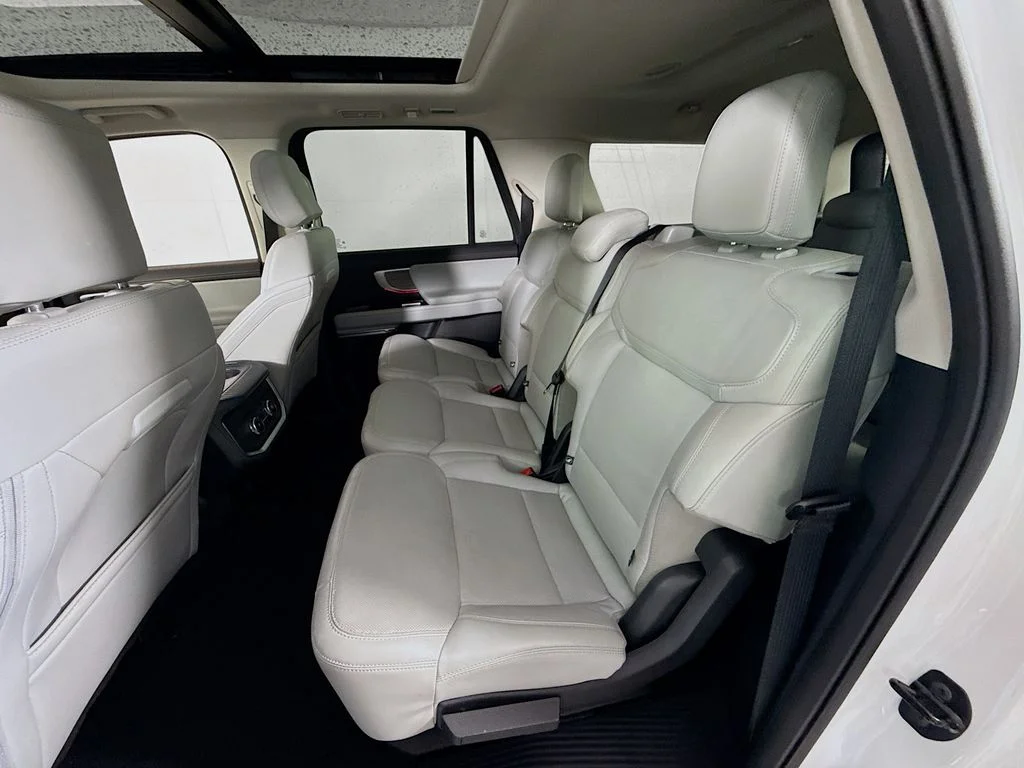Used 2025 Oxford White Ford Platinum image 7