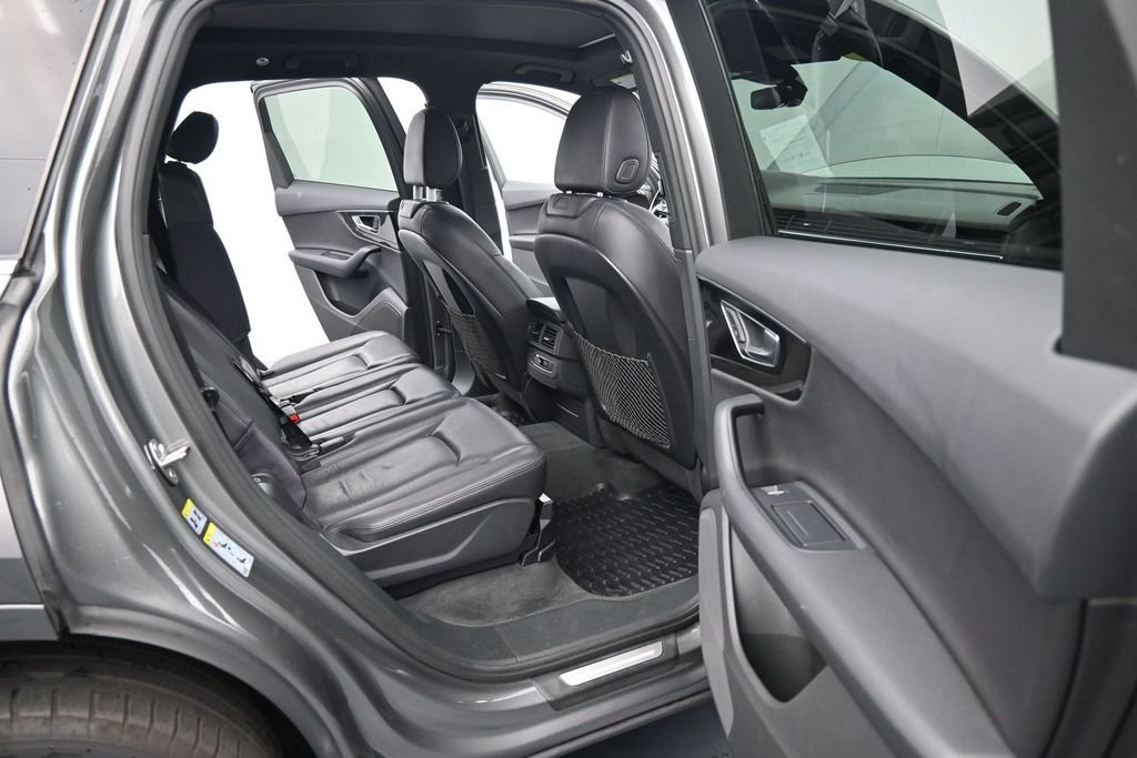 Used 2017  Audi 3.0T Premium Plus image 25