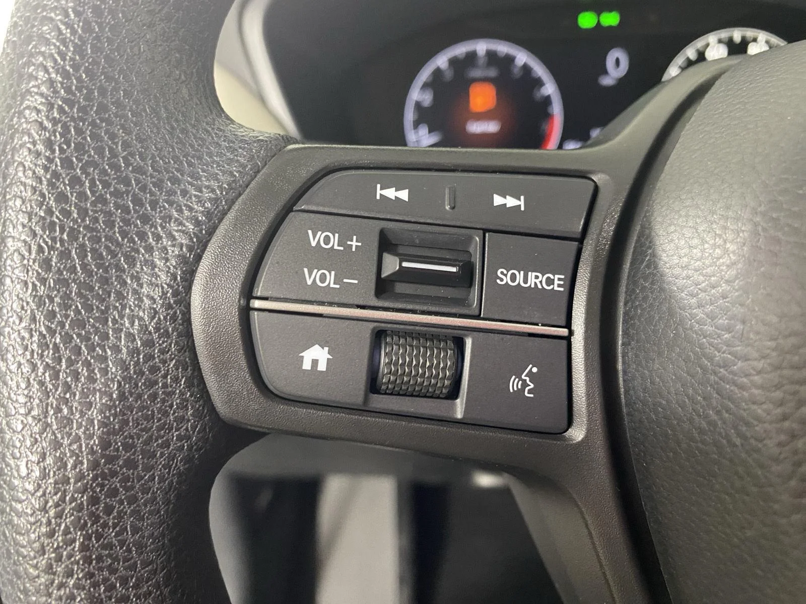 Used 2024 Lunar Silver Metallic Honda LX image 16
