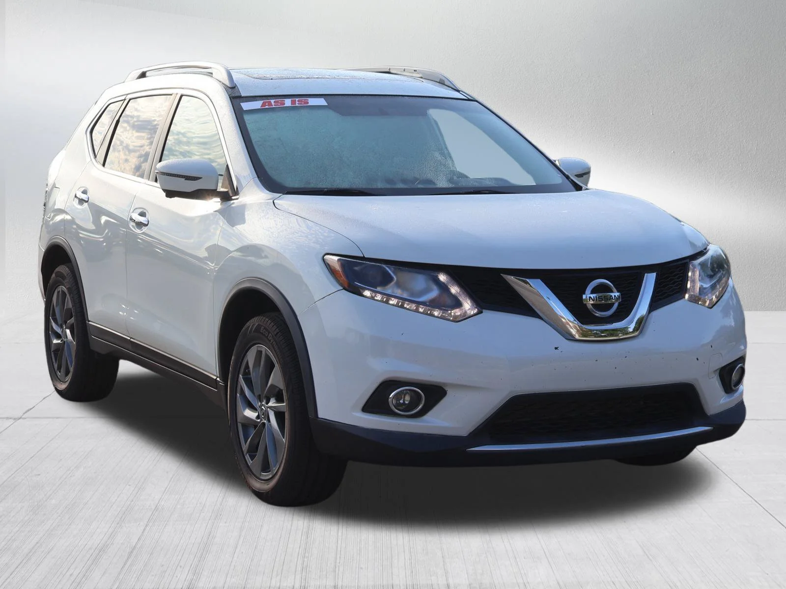 Used 2016 Pearl White Nissan SL image 1