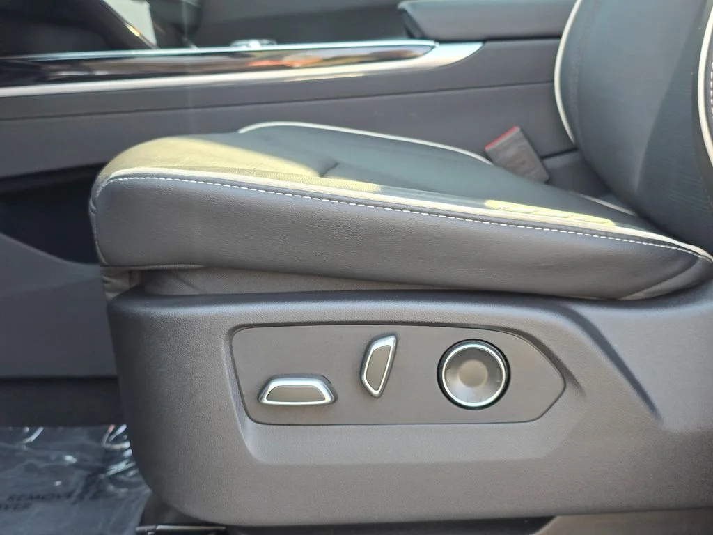 Used 2025 Black Cadillac Sport image 34