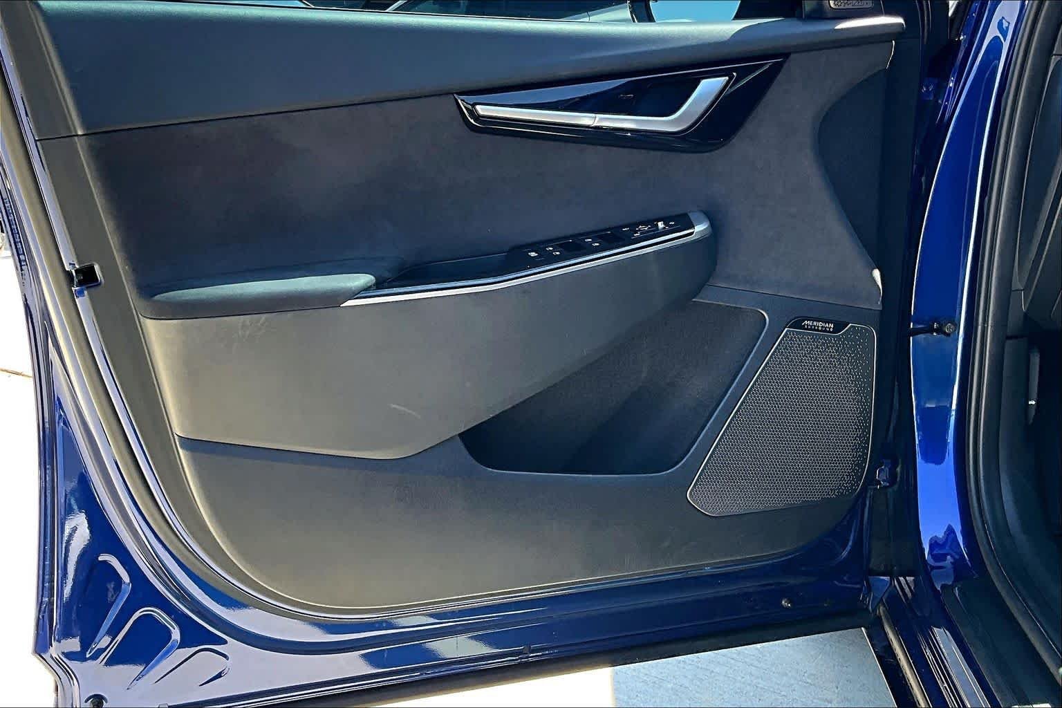 Used 2023 Yacht Blue Kia GT image 20