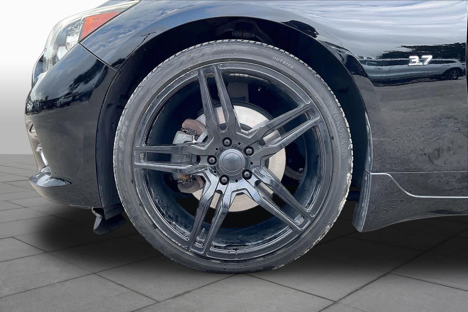 Used 2015 Black Obsidian INFINITI Premium image 10