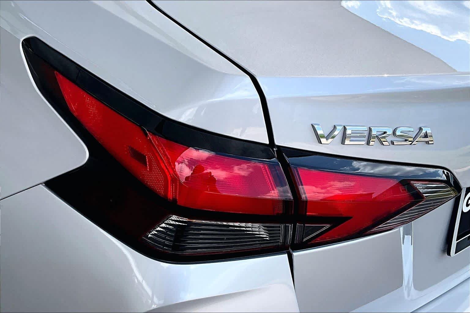 2025 Nissan Versa Sedan SV - Photo 28