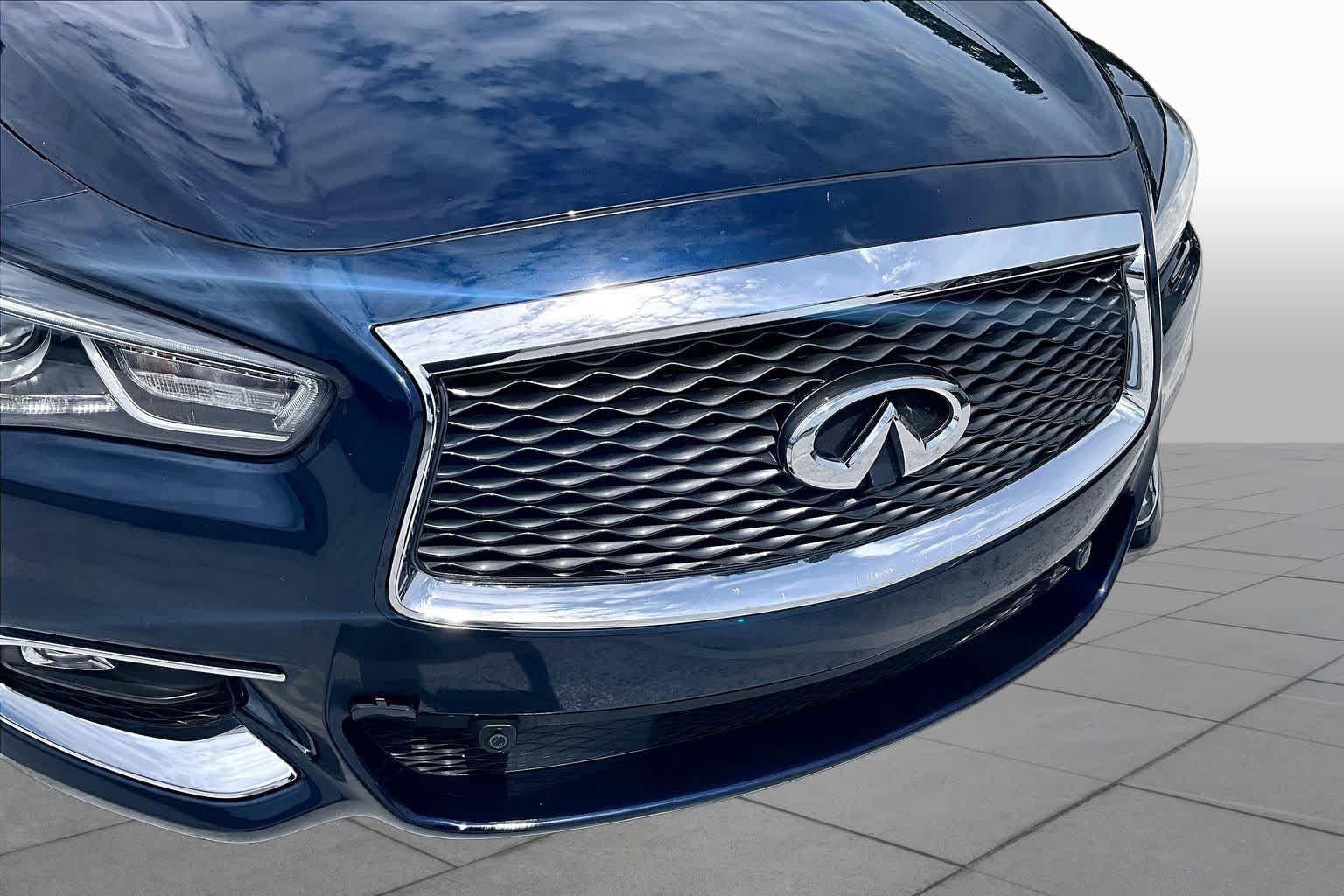 Used 2017 Hermosa Blue INFINITI  image 29