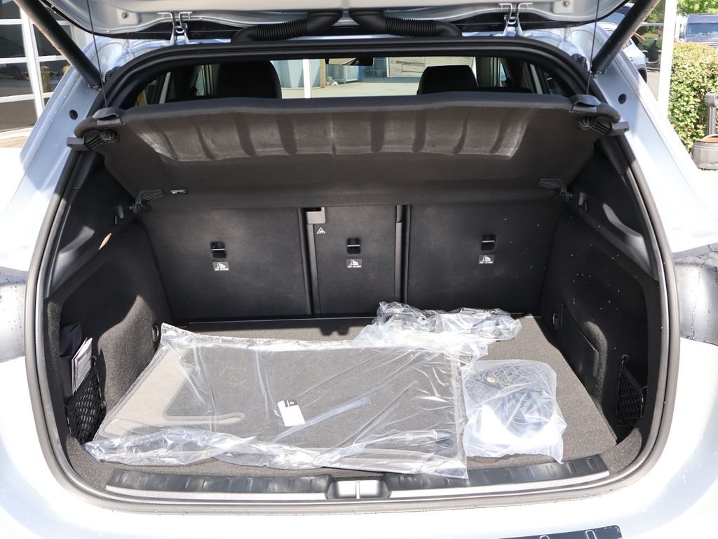 New 2026 Cirrus Silver Metallic Mercedes-Benz GLA 250 image 15
