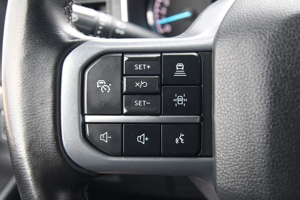 Used 2023 Oxford White Ford XLT image 22