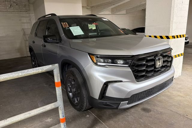 Used 2025 Lunar Silver Metallic Honda TrailSport image 2