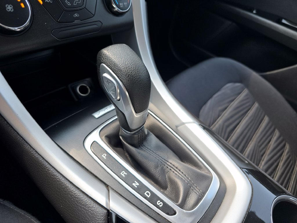 Used 2016 Gray Ford SE image 25