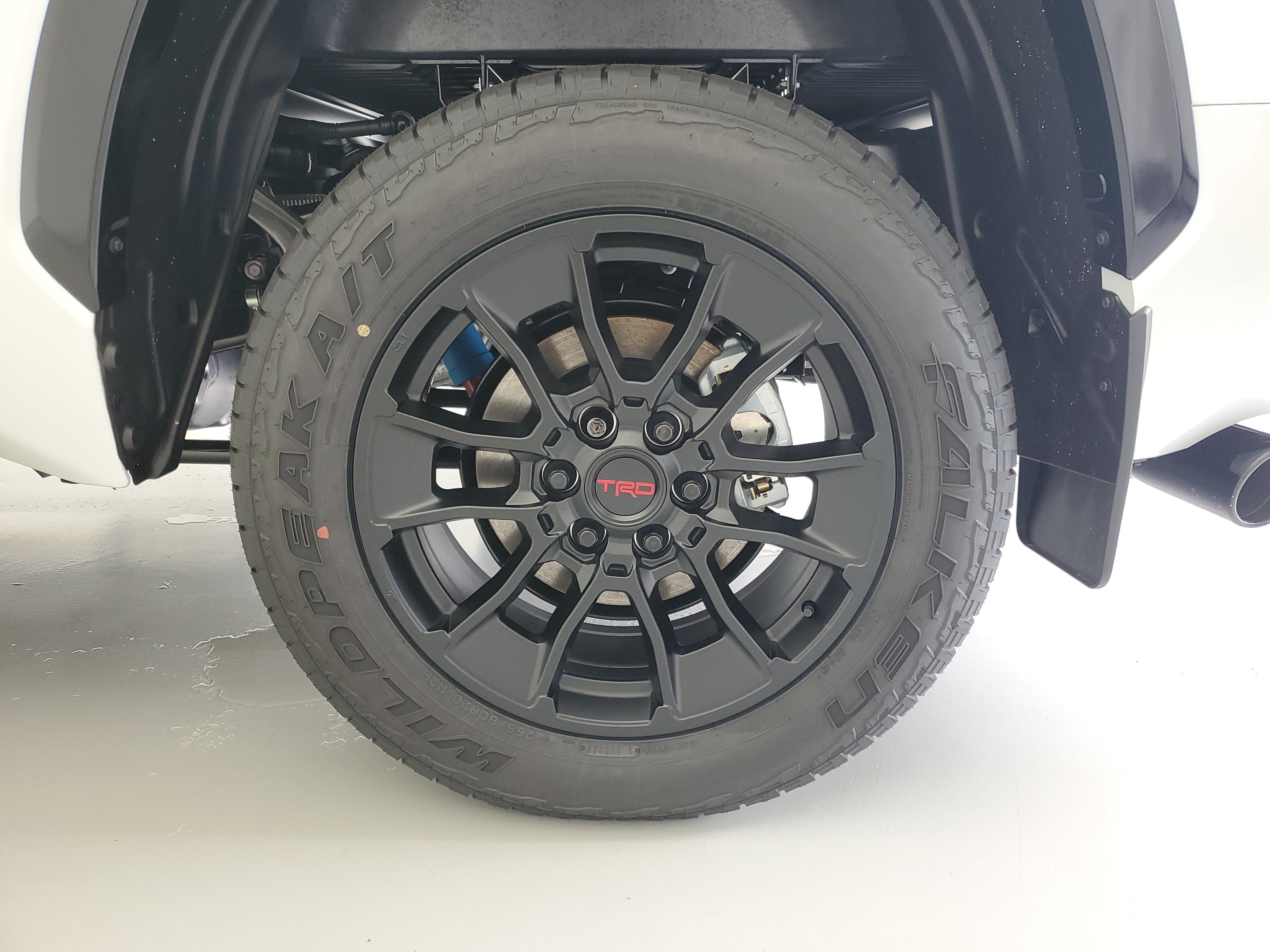 New 2026 Wind Chill Pearl <sup>1</sup> Toyota  Platinum image 11