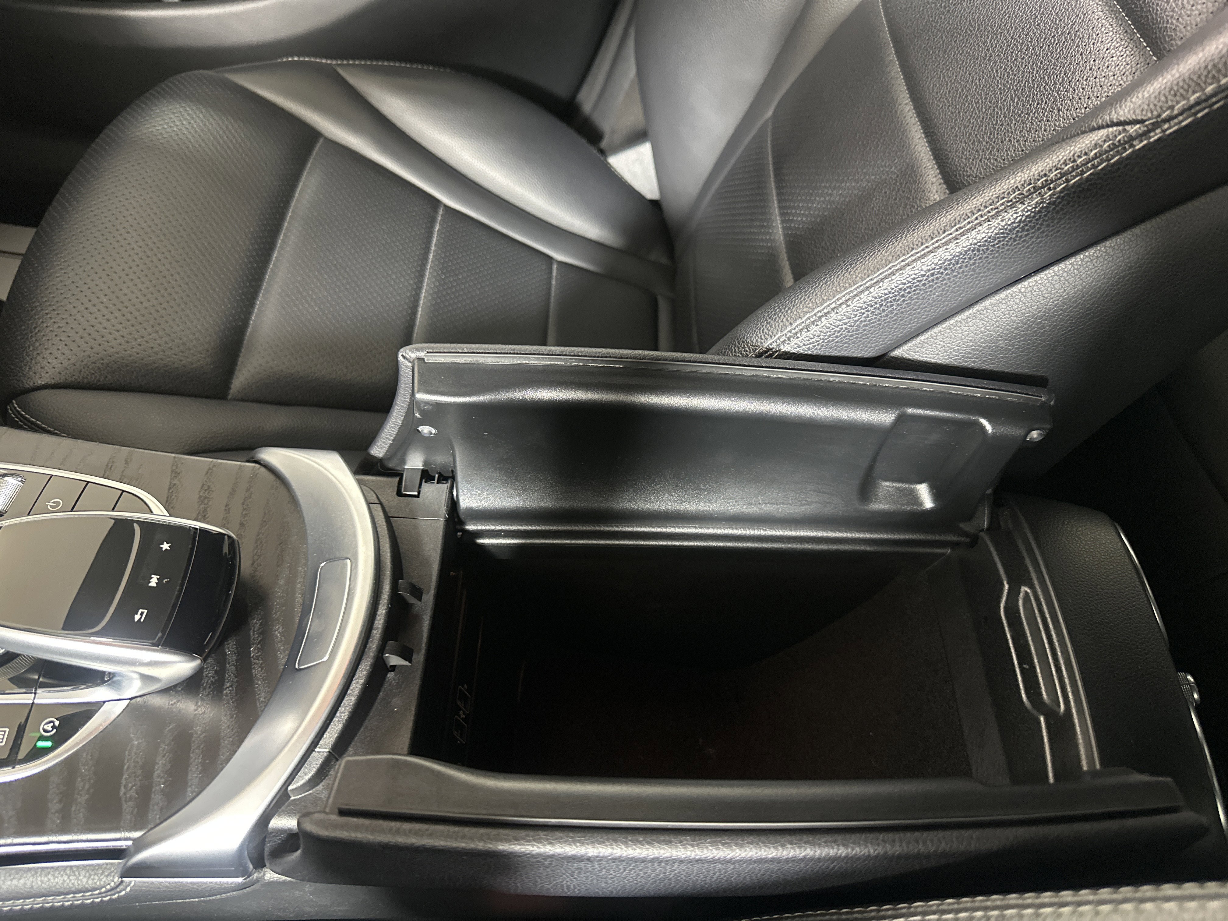 Used 2018 White Mercedes-Benz GLC 300 image 19
