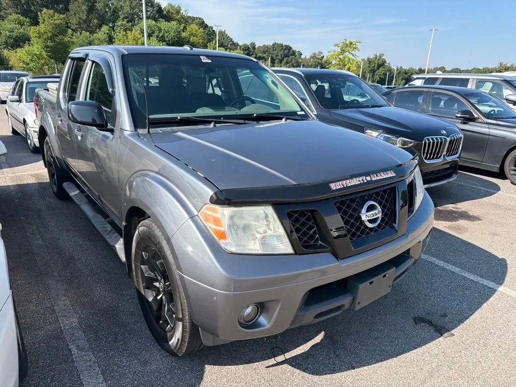 Used 2018 Gray Nissan SV image 2