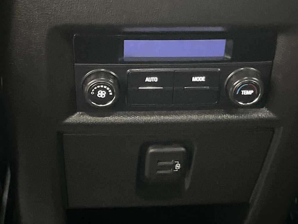 Used 2020 SUMMIT WHITE Chevrolet LT Cloth image 14
