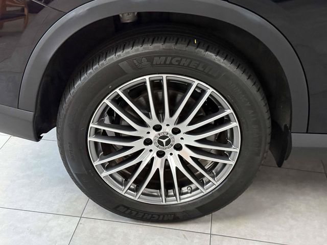 Used 2024 Black Mercedes-Benz GLC 300 image 5