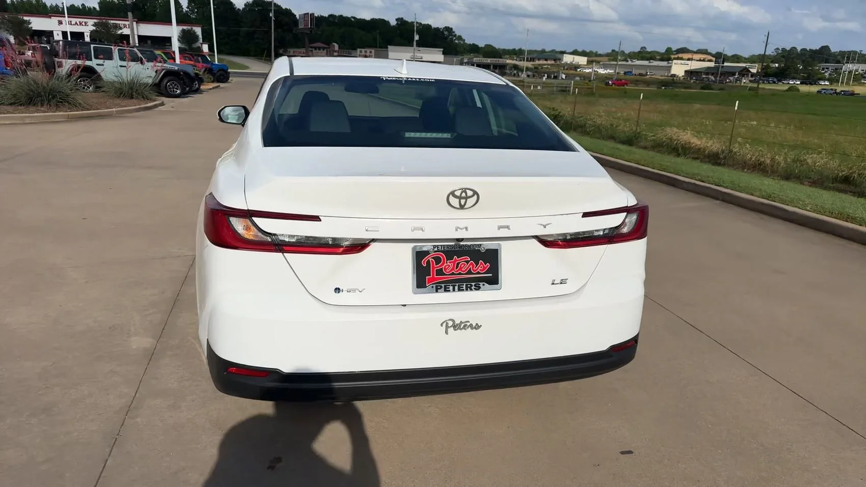 Used 2025 Ice Toyota LE image 8