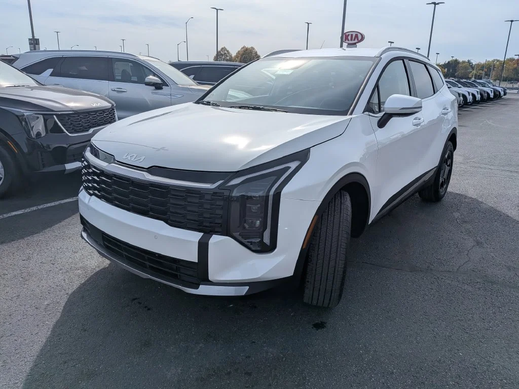New 2027 Snow White Pearl Kia EX image 30