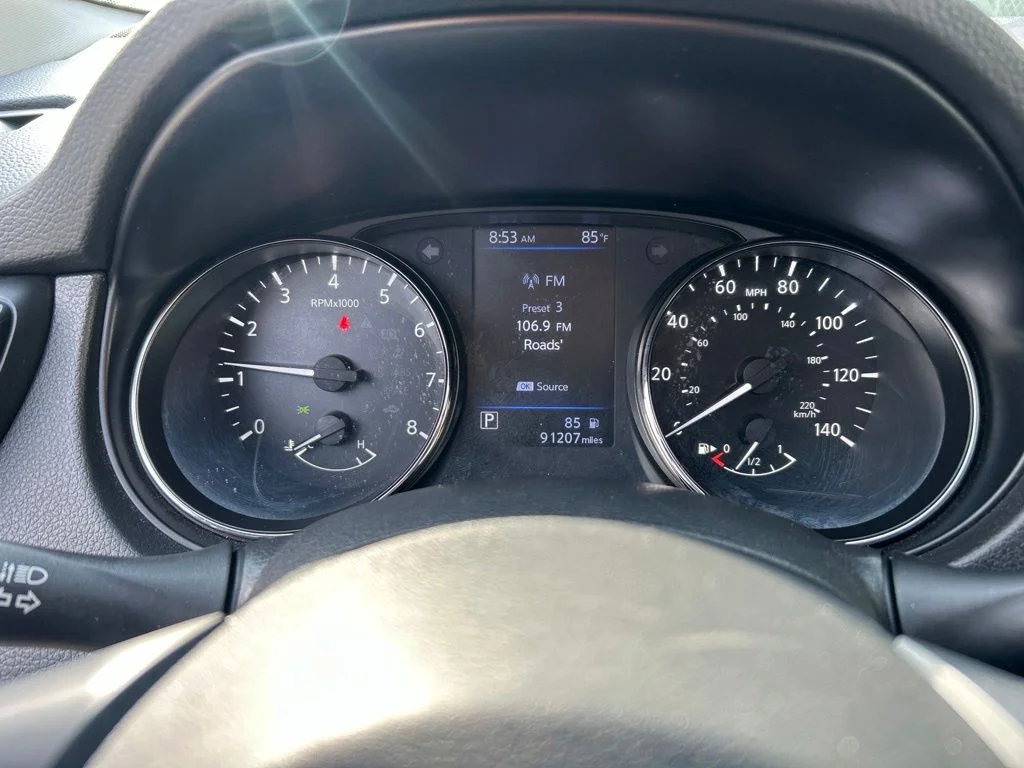 Used 2021 Blue Nissan S image 19