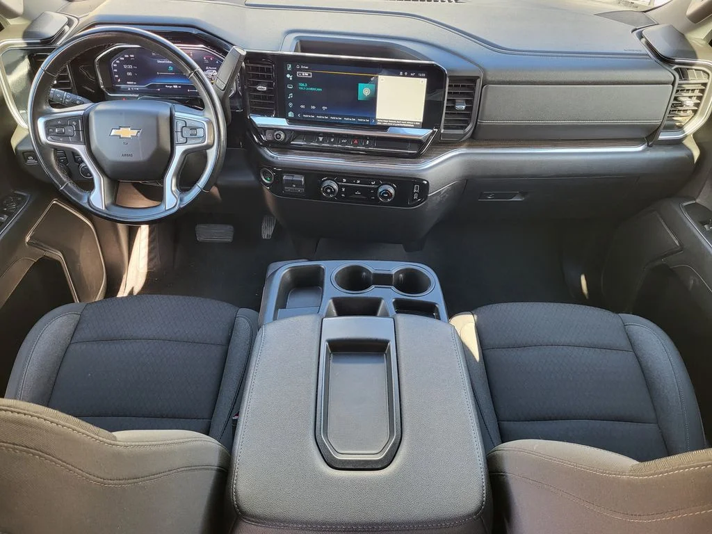 Used 2024 Summit White Chevrolet LT image 19