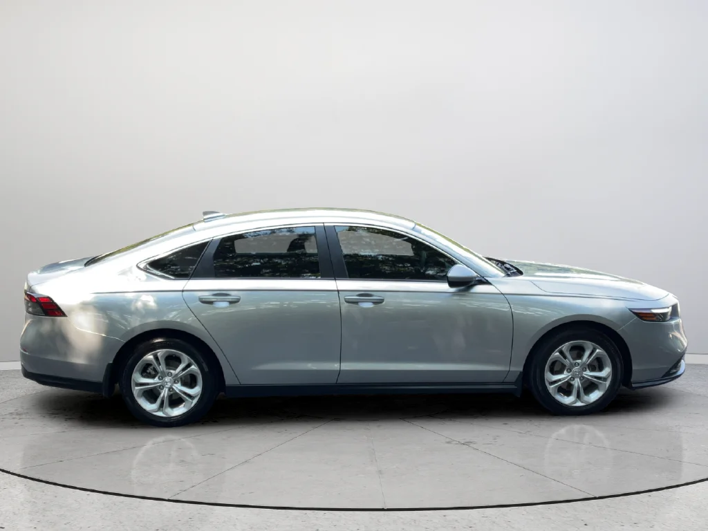 2025 Honda Accord LX - Photo 9