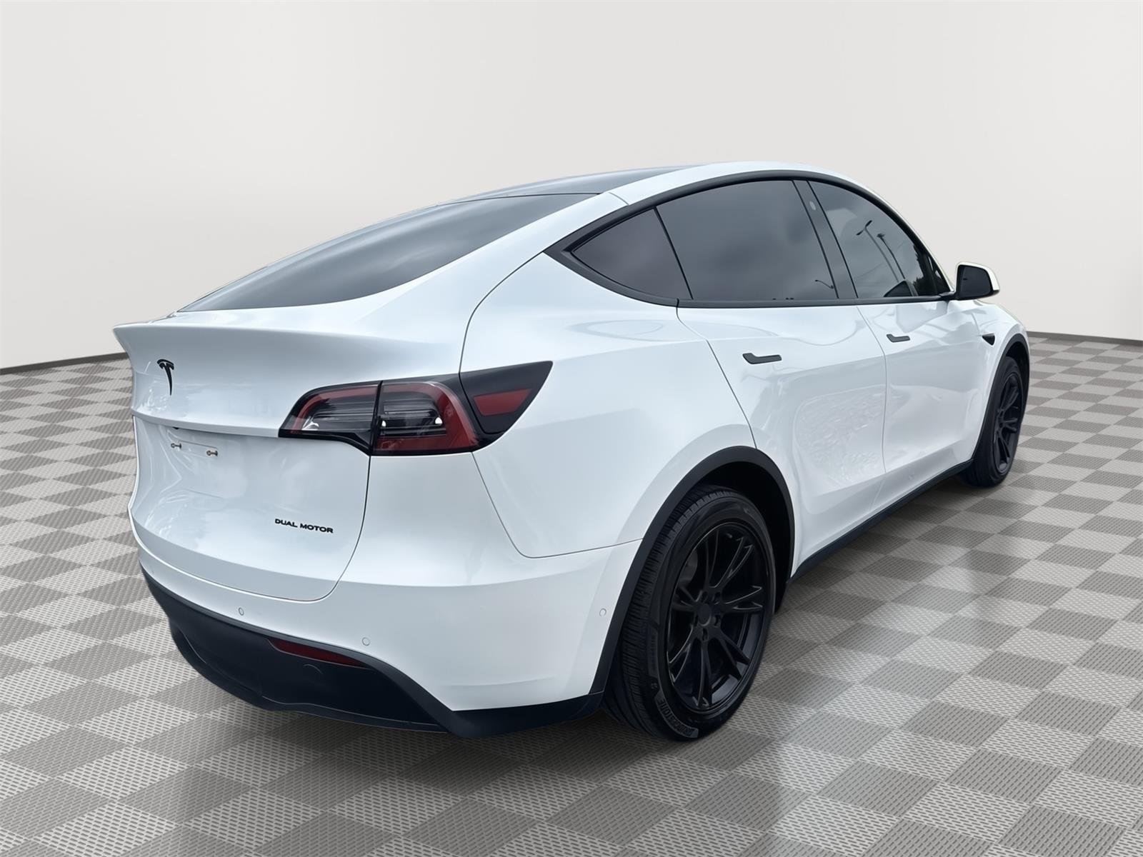 Used 2021 Pearl White Multi-Coat Tesla Long Range image 12