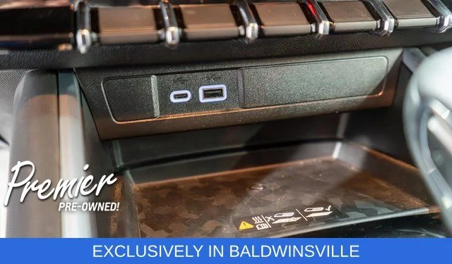 Used 2025 White Chevrolet Z71 image 25