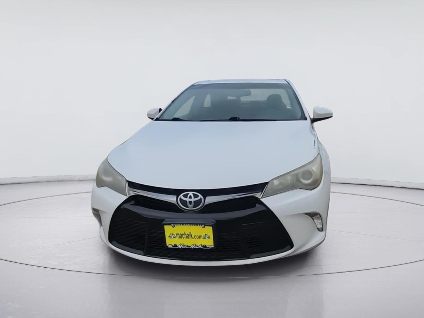 Used 2016 White Toyota XLE image 3