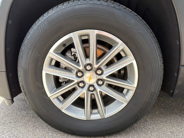 Certified Used 2023 Summit White Chevrolet LT Cloth image 9
