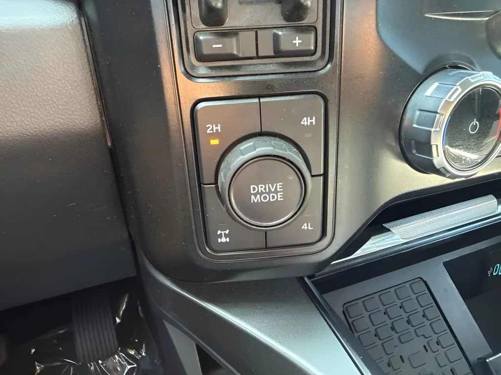 Used 2023 Silver Ford Lariat image 18
