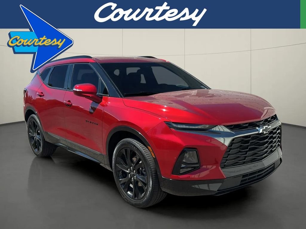 Used 2022 Red Chevrolet RS image 1