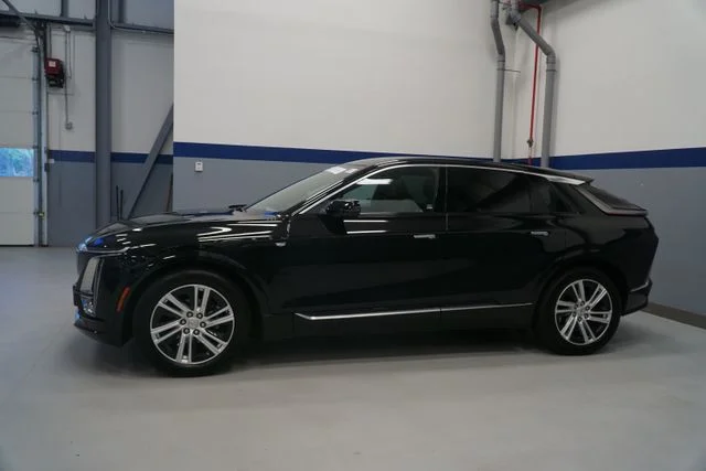 Certified 2024 Cadillac LYRIQ Tech with VIN 1GYKPMRL8RZ121208 for sale in White Plains, NY