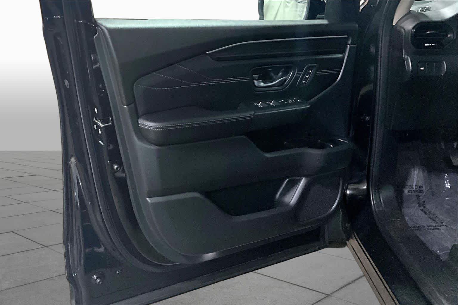 Used 2026 Crystal Black Pearl Honda Touring image 24