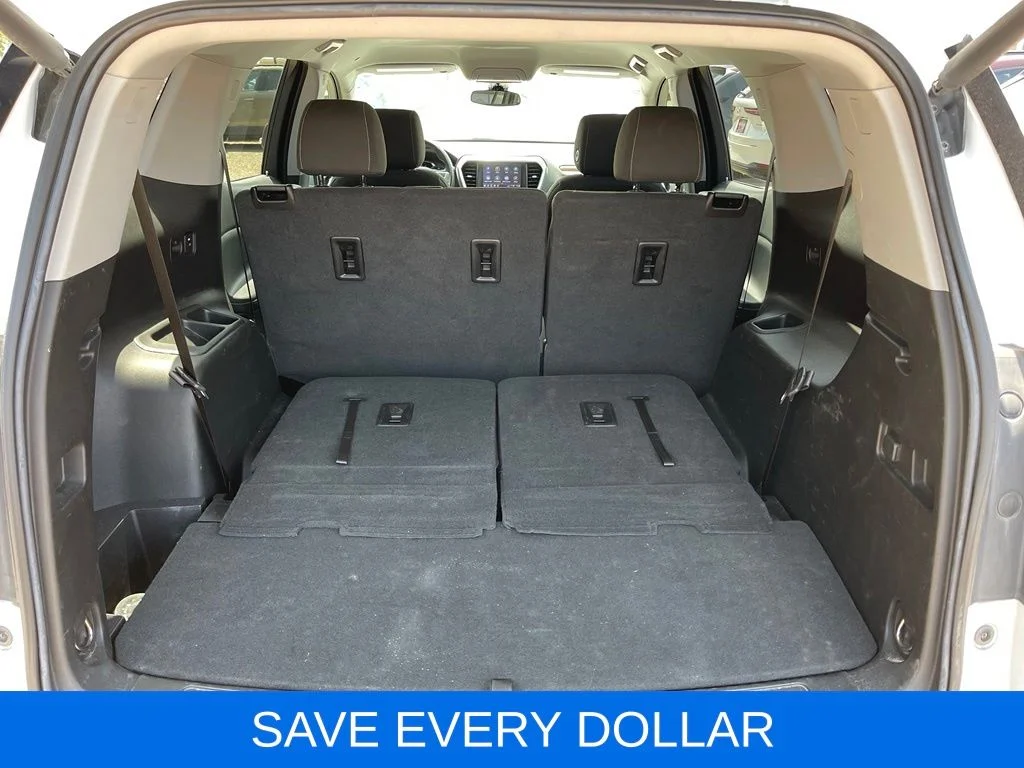 Used 2023 White GMC SLE image 6