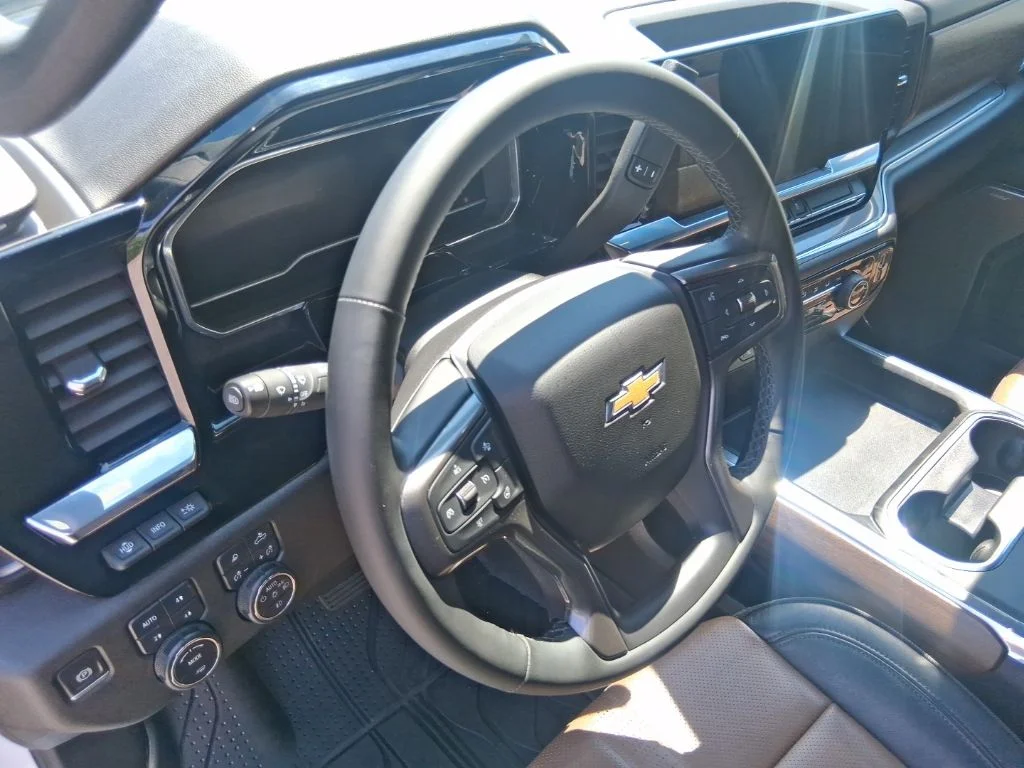 Used 2024 Beige Chevrolet High Country image 18