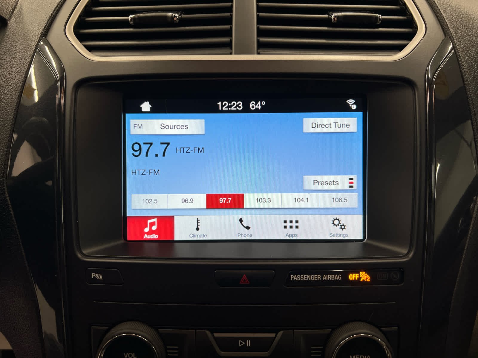 Used 2018 Magnetic Metallic Ford XLT image 19