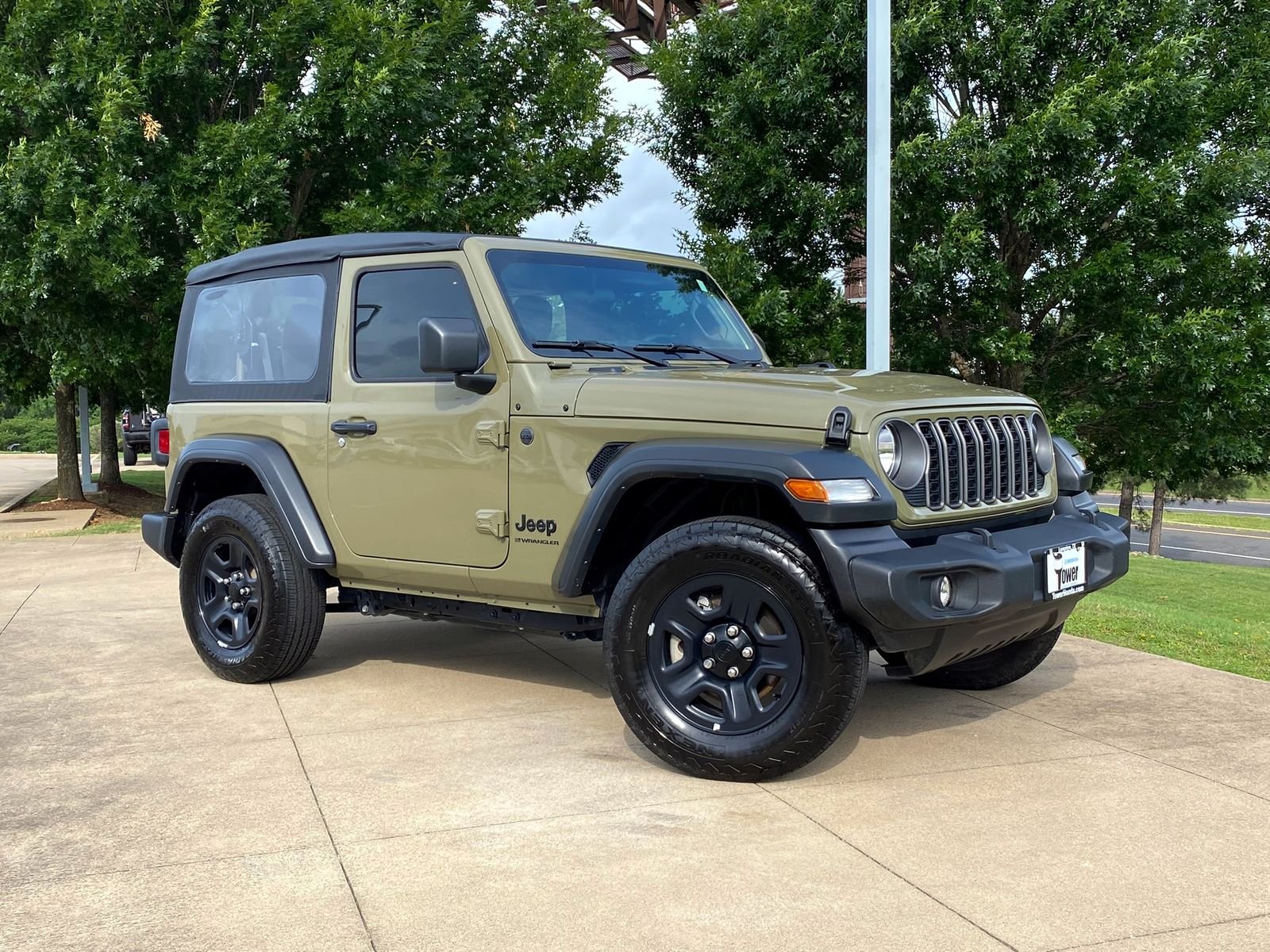 2025 Jeep Wrangler Sport's photo