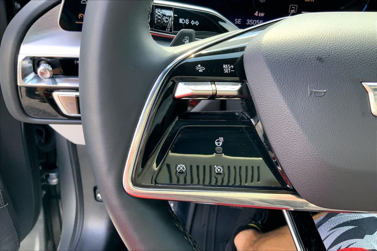 Used 2024 Argent Silver Metallic Cadillac Sport image 22
