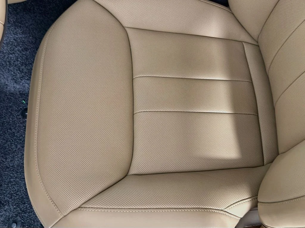 New 2026 Fuji White Land Rover SE image 20