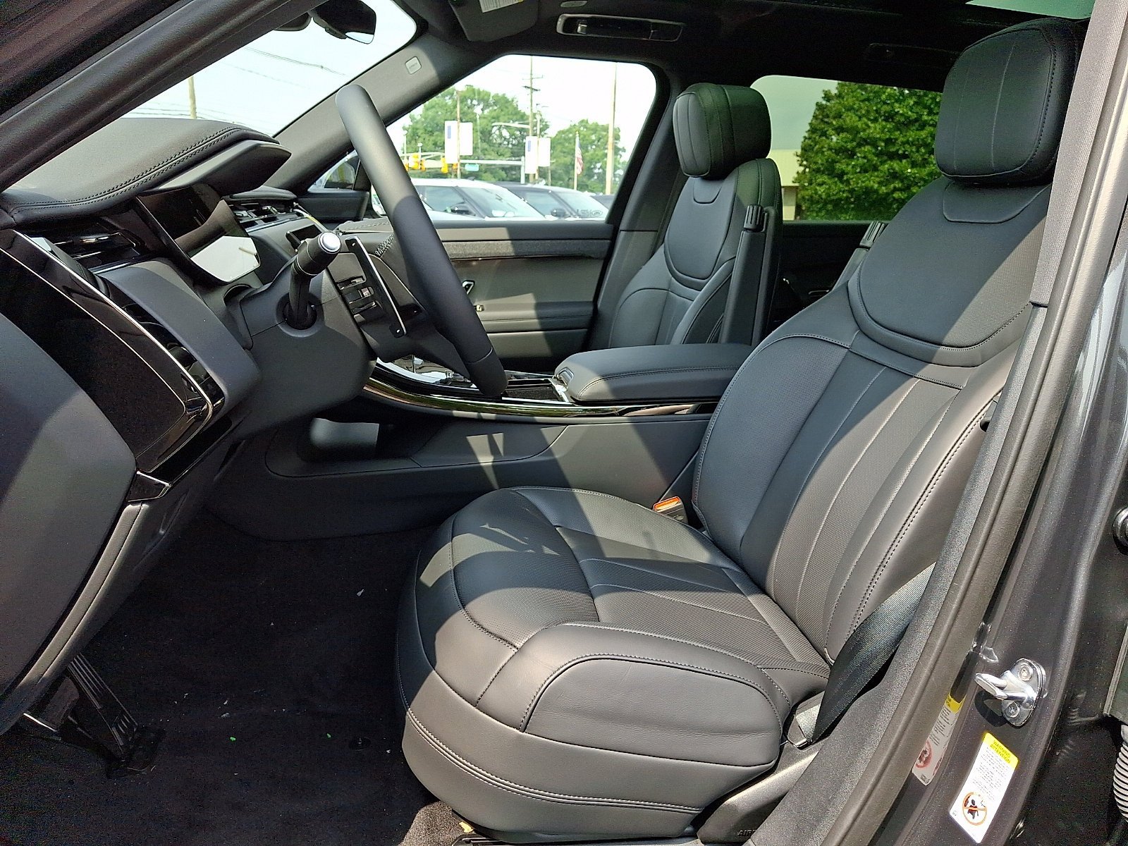 New 2026 Carpathian Grey LAND ROVER Dynamic SE image 8
