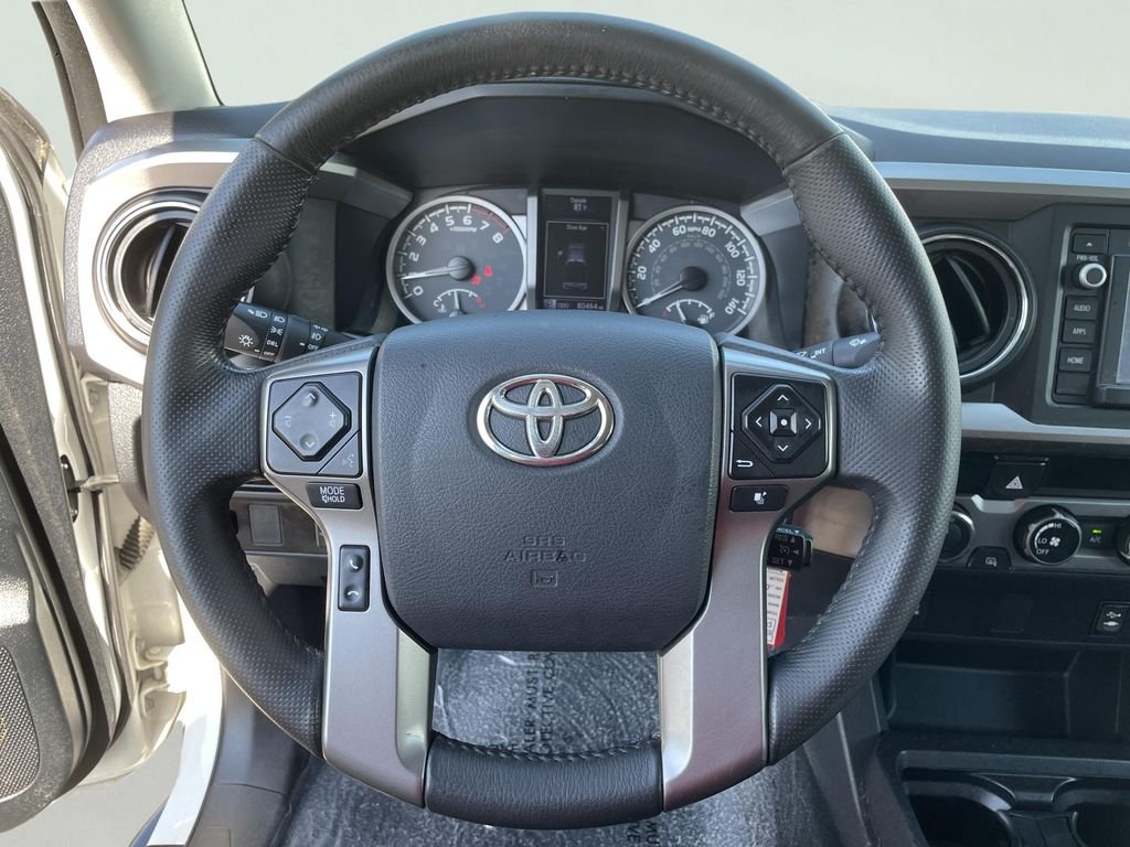Used 2017 White Toyota SR5 image 21