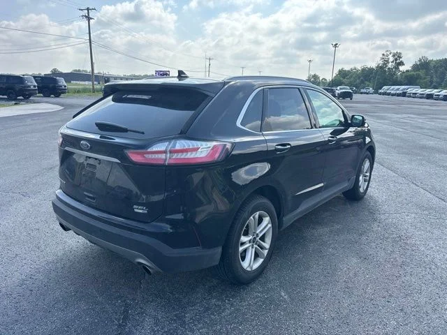 Used 2019 Black Metallic Ford SEL image 3
