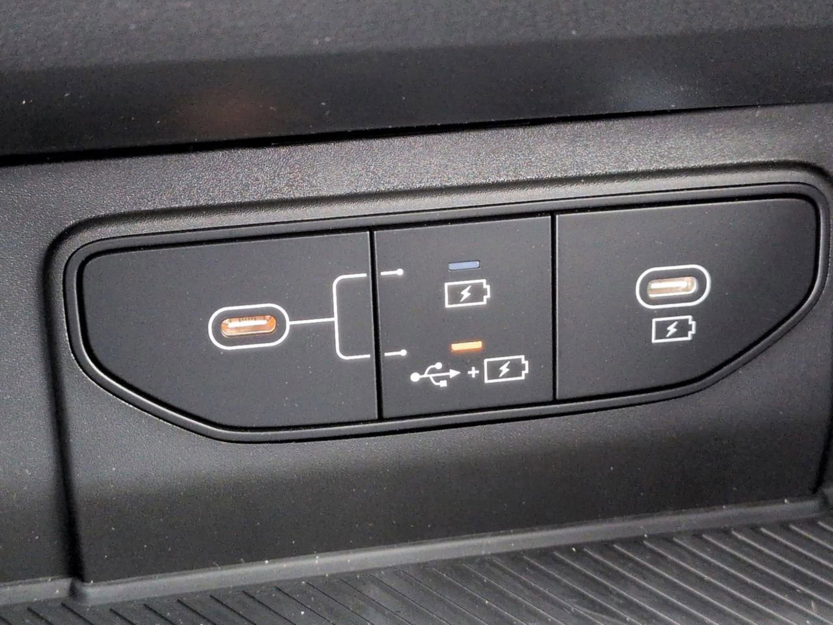 New 2026 Glacial White Kia LX image 24