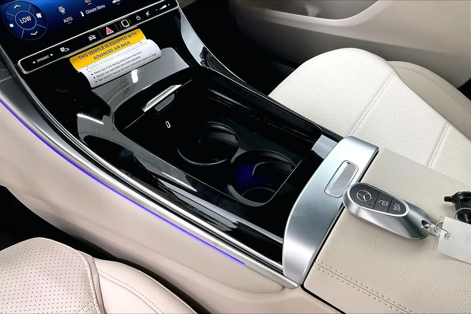 New 2026 Polar White Mercedes-Benz GLC 300 image 7