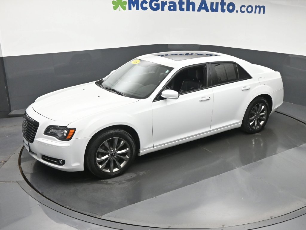 Used 2014 White Chrysler S image 22